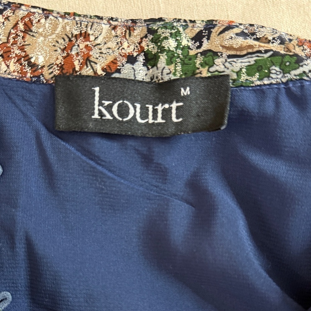 "Kourt" Black & Gray Floral Ballon Sleeve Blouse - Size M - Picture 10 of 13